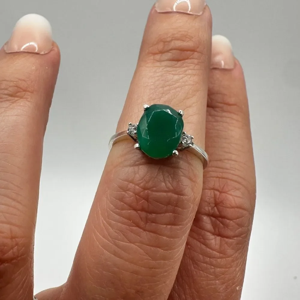 NWOT faceted, oval cut Chrysoprase w/ accent cz diamonds in sterling silver ring
